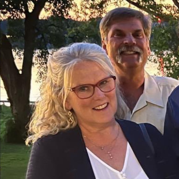 Meet your Posher, Michelle - Picture 1 of 1